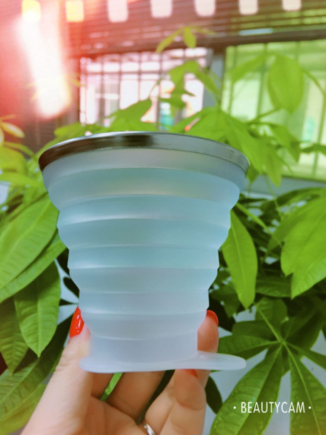 Silicone folding cup source manufacturers wholesale ultra-thin portable creative telescopic cup spot drop shipping